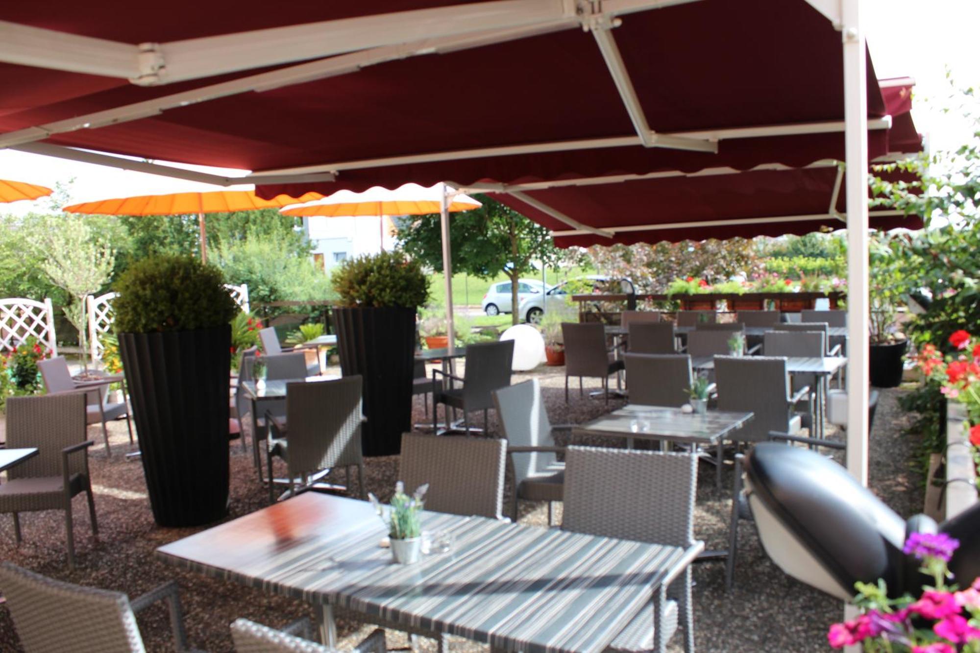 Hotel Restaurant Crystal Erstein Exterior photo
